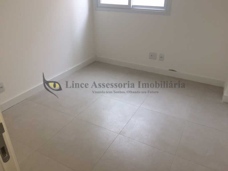 Apartamento à venda com 2 quartos, 68m² - Foto 8