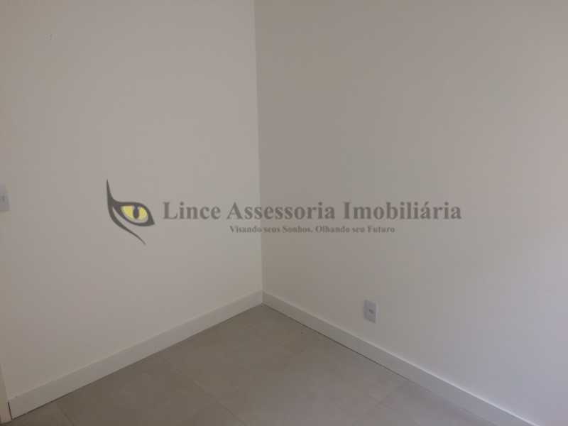 Apartamento à venda com 2 quartos, 68m² - Foto 9