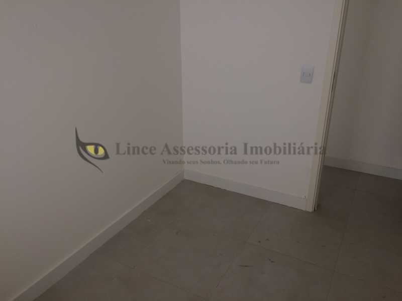 Apartamento à venda com 2 quartos, 68m² - Foto 13