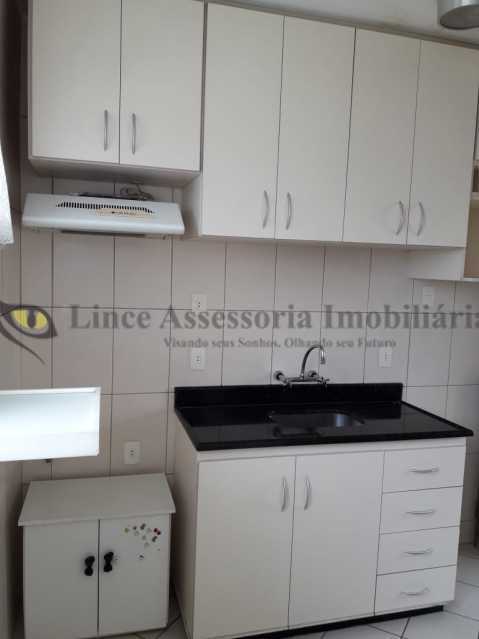 Apartamento à venda com 2 quartos, 67m² - Foto 14