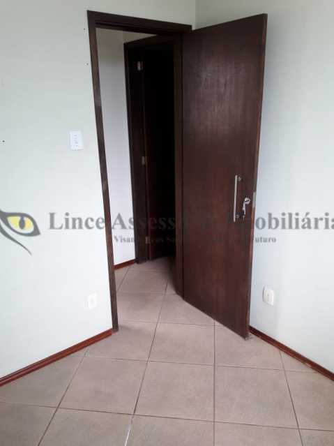 Apartamento à venda com 2 quartos, 67m² - Foto 3