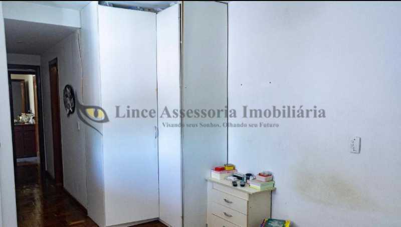 Apartamento à venda com 3 quartos, 138m² - Foto 9