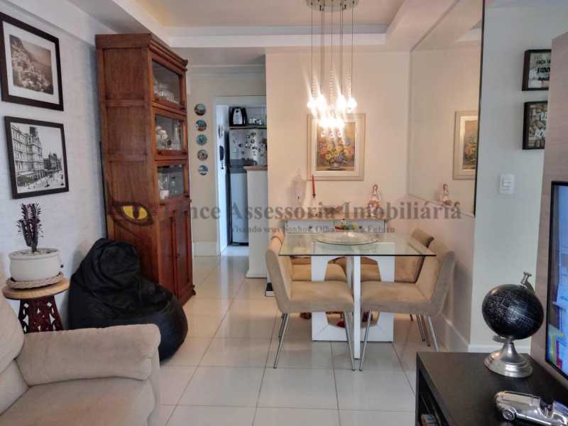 Apartamento à venda com 2 quartos, 58m² - Foto 2