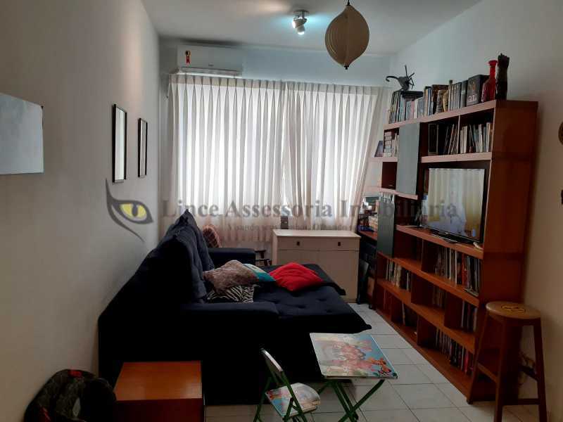 Apartamento à venda com 2 quartos, 71m² - Foto 2