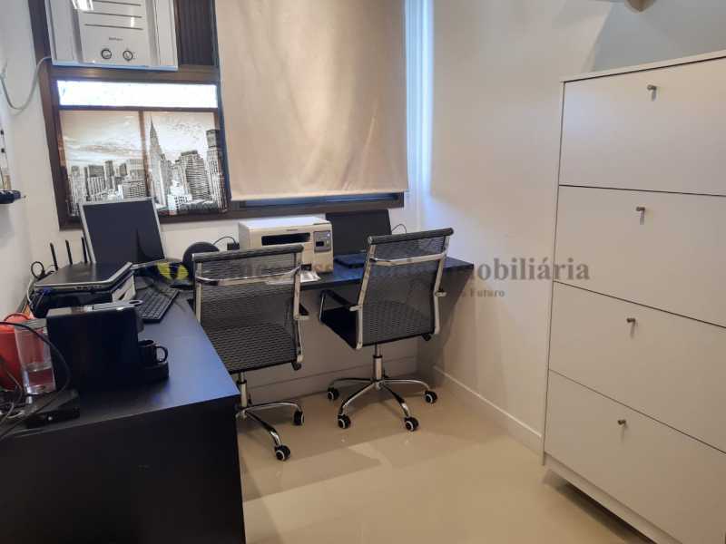 Apartamento à venda com 3 quartos, 76m² - Foto 16