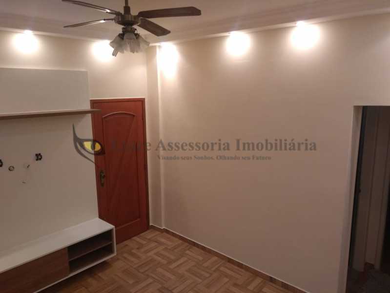 Apartamento à venda com 2 quartos, 67m² - Foto 1