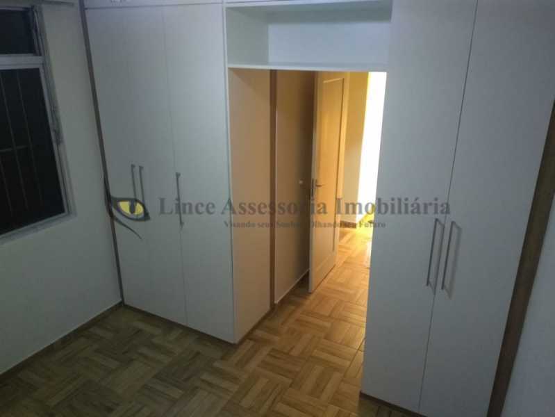 Apartamento à venda com 2 quartos, 67m² - Foto 11