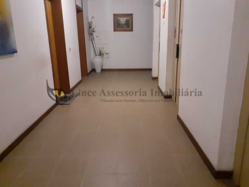 Apartamento à venda com 3 quartos, 103m² - Foto 1