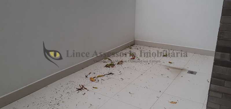 Apartamento à venda com 3 quartos, 117m² - Foto 4