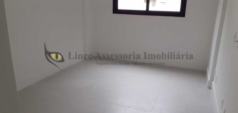 Apartamento à venda com 3 quartos, 117m² - Foto 8