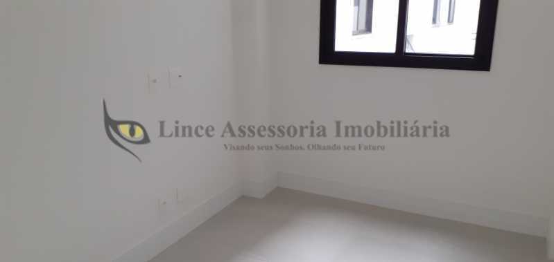 Apartamento à venda com 3 quartos, 117m² - Foto 14