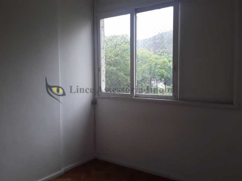 Apartamento à venda com 2 quartos, 72m² - Foto 4