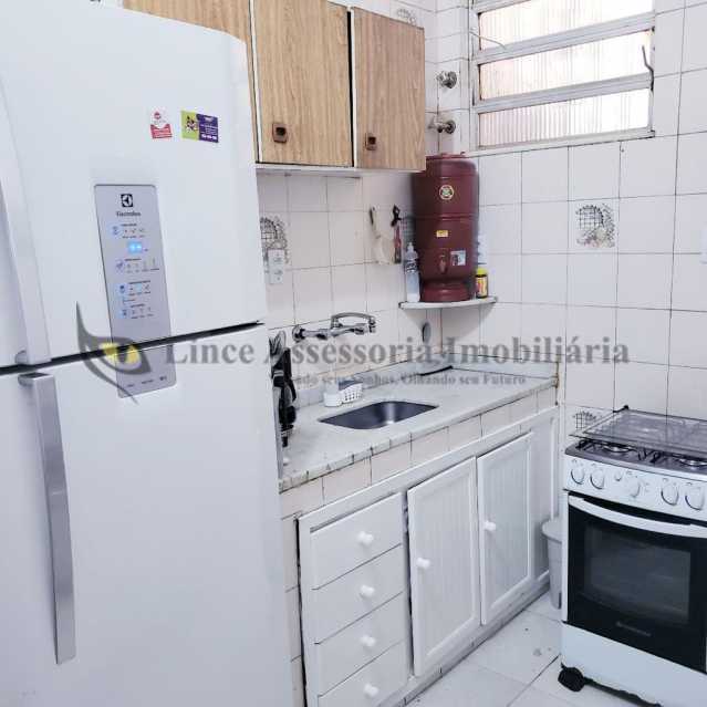 Apartamento à venda com 2 quartos, 64m² - Foto 15