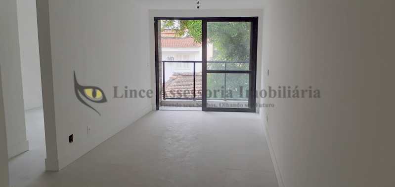 Apartamento à venda com 3 quartos, 90m² - Foto 1