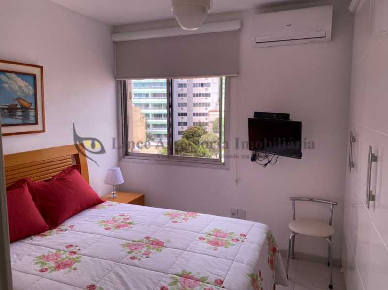 Apartamento à venda com 3 quartos, 110m² - Foto 13