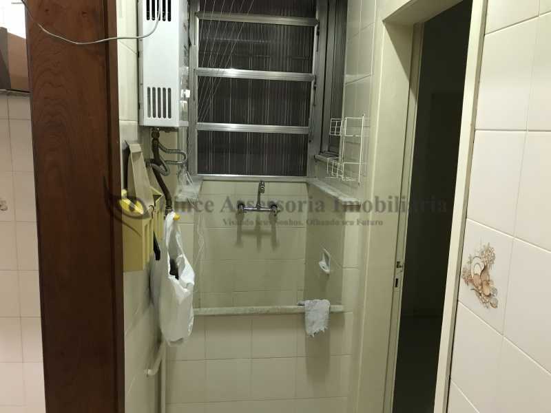 Apartamento à venda com 2 quartos, 70m² - Foto 17