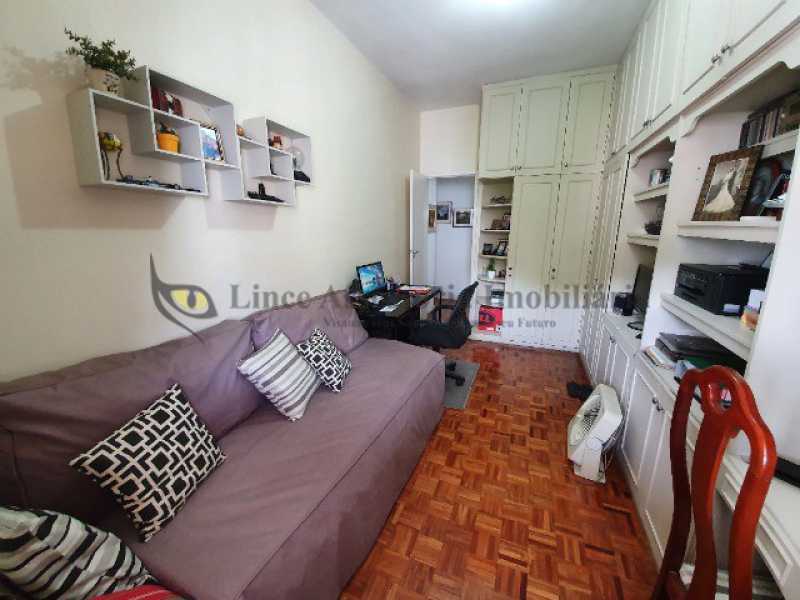 Apartamento à venda com 3 quartos, 123m² - Foto 8