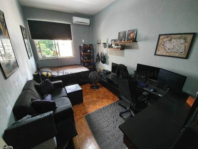 Apartamento à venda com 3 quartos, 123m² - Foto 9