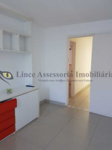 Apartamento à venda com 2 quartos, 88m² - Foto 4