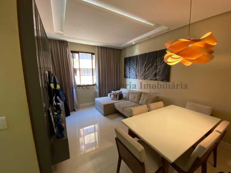 Apartamento à venda com 3 quartos, 70m² - Foto 1