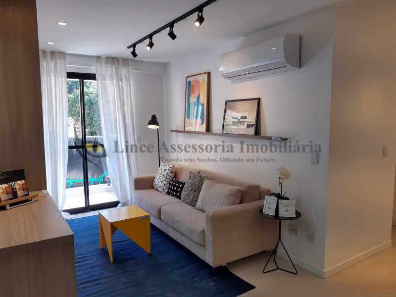 Apartamento à venda com 3 quartos, 75m² - Foto 2