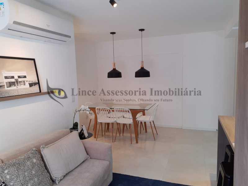 Apartamento à venda com 3 quartos, 75m² - Foto 3