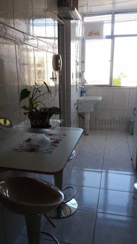 Apartamento à venda com 2 quartos, 61m² - Foto 9