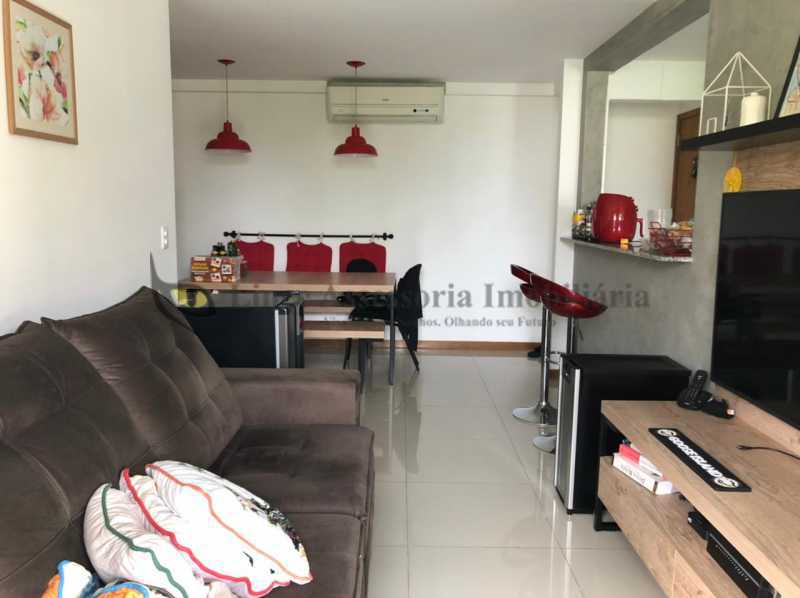 Apartamento à venda com 2 quartos, 73m² - Foto 1