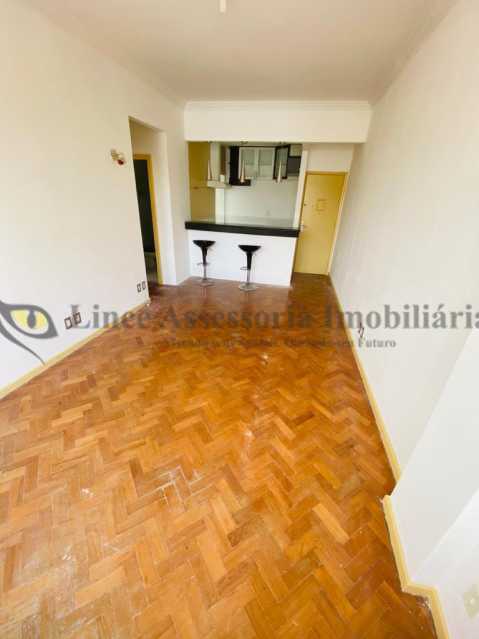 Apartamento à venda com 2 quartos, 75m² - Foto 1