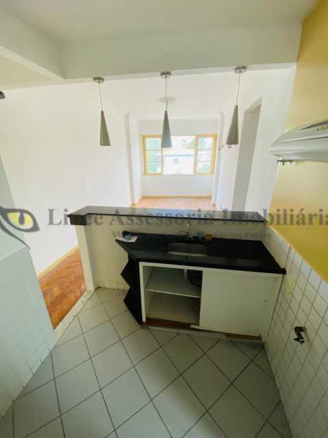 Apartamento à venda com 2 quartos, 75m² - Foto 4