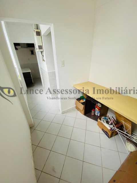 Apartamento à venda com 2 quartos, 75m² - Foto 5