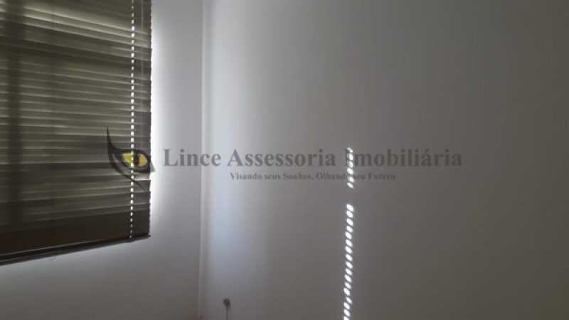 Apartamento à venda com 2 quartos, 63m² - Foto 12