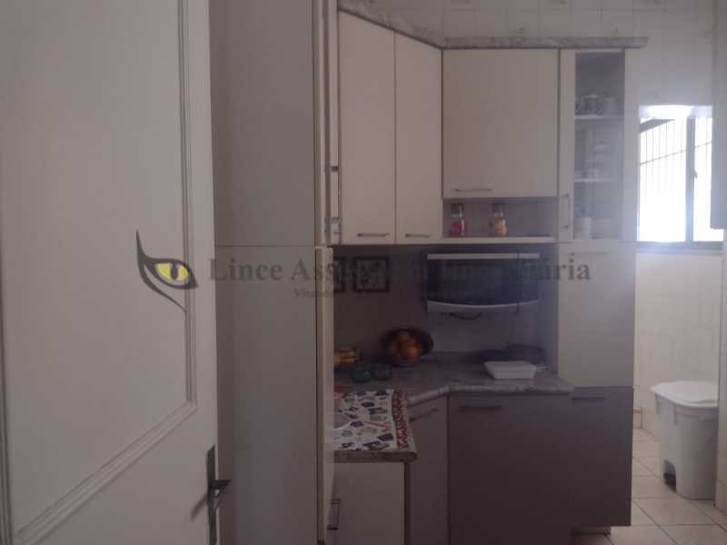 Apartamento à venda com 3 quartos, 204m² - Foto 9