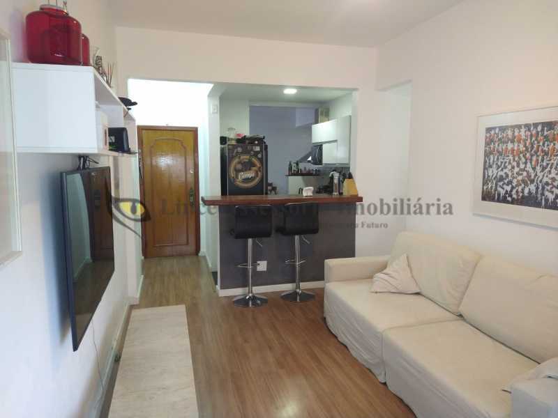 Apartamento à venda com 2 quartos, 84m² - Foto 2