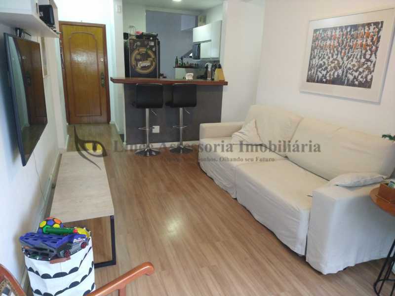 Apartamento à venda com 2 quartos, 84m² - Foto 1