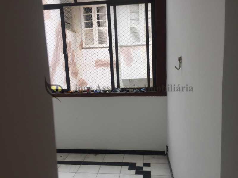 Apartamento à venda com 2 quartos, 80m² - Foto 13