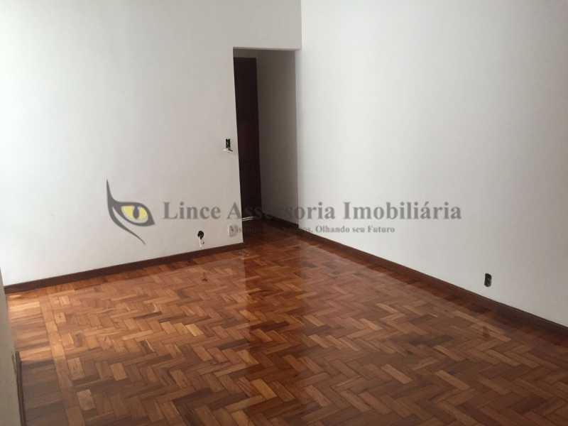 Apartamento à venda com 2 quartos, 80m² - Foto 1