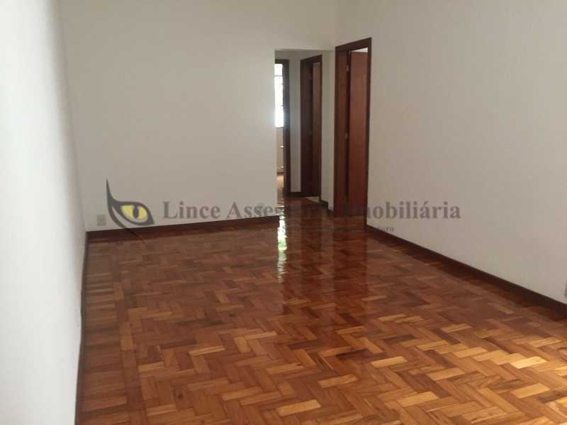 Apartamento à venda com 2 quartos, 80m² - Foto 2