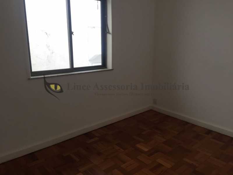 Apartamento à venda com 2 quartos, 80m² - Foto 9