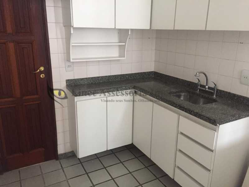 Apartamento à venda com 2 quartos, 80m² - Foto 17