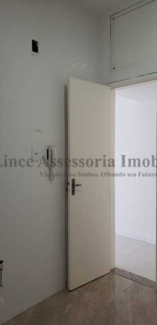 Apartamento à venda com 1 quarto, 45m² - Foto 11