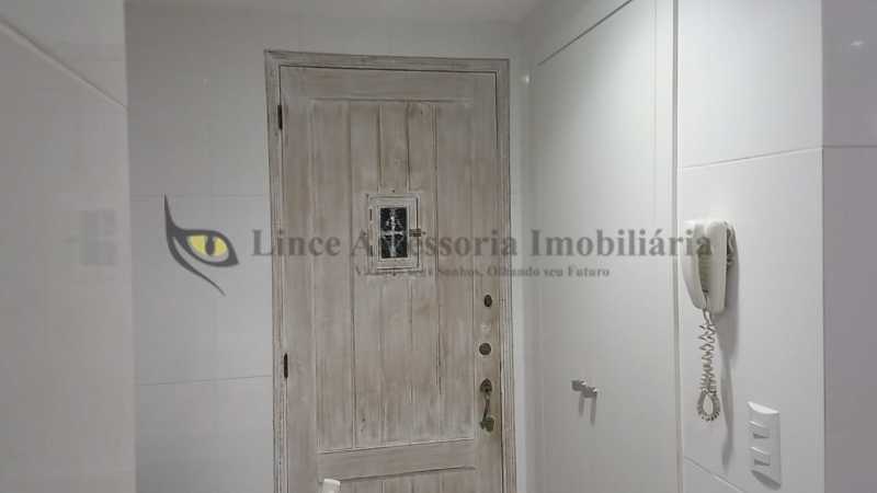 Apartamento à venda com 2 quartos, 90m² - Foto 24