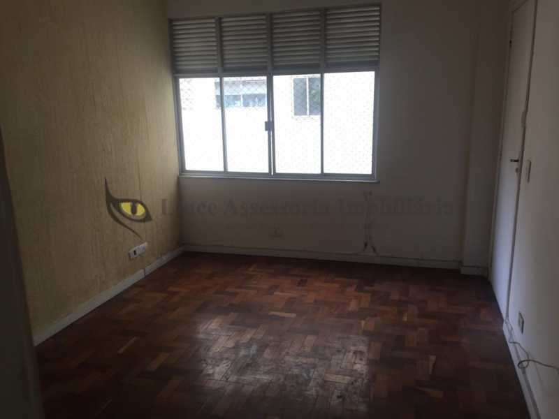 Apartamento à venda com 2 quartos, 60m² - Foto 2