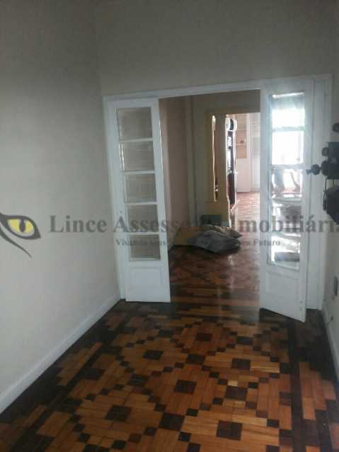 Apartamento à venda com 3 quartos, 164m² - Foto 6