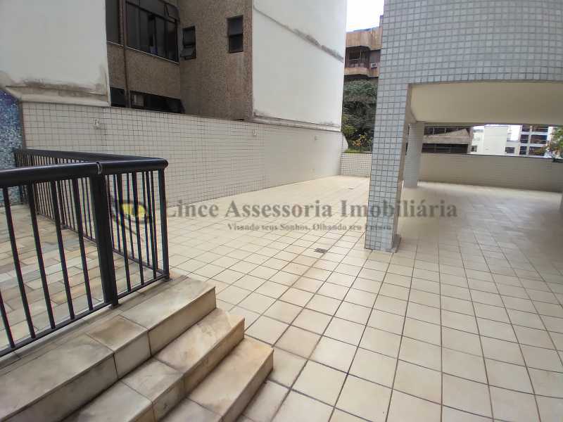 Apartamento à venda com 4 quartos, 157m² - Foto 27