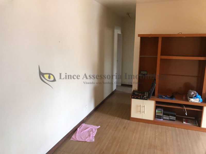 Apartamento à venda com 2 quartos, 62m² - Foto 2