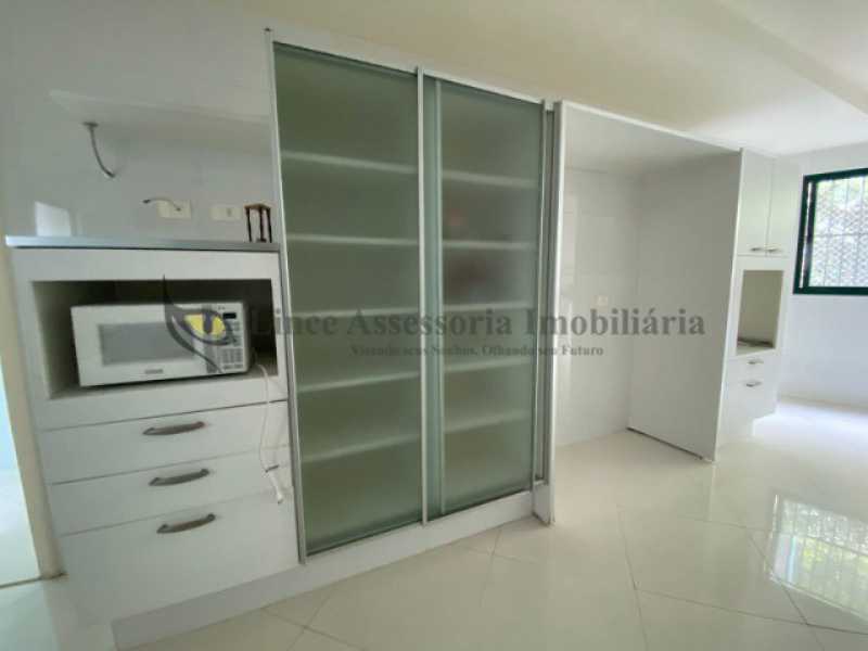 Apartamento à venda com 4 quartos, 245m² - Foto 11