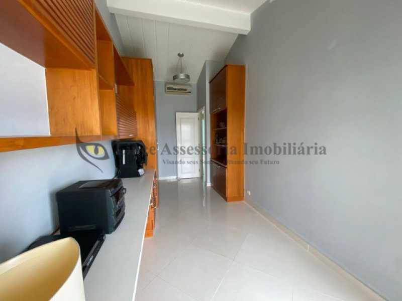 Apartamento à venda com 4 quartos, 245m² - Foto 6