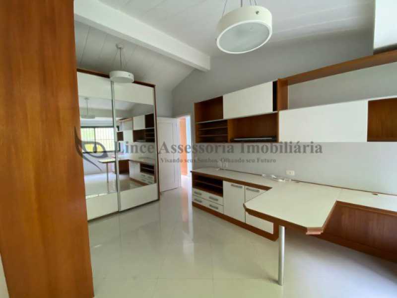 Apartamento à venda com 4 quartos, 245m² - Foto 7