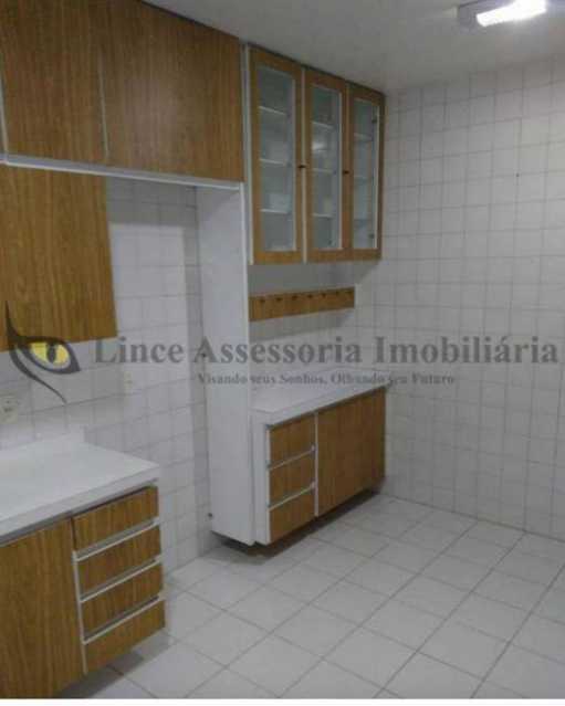 Apartamento à venda com 3 quartos, 136m² - Foto 17